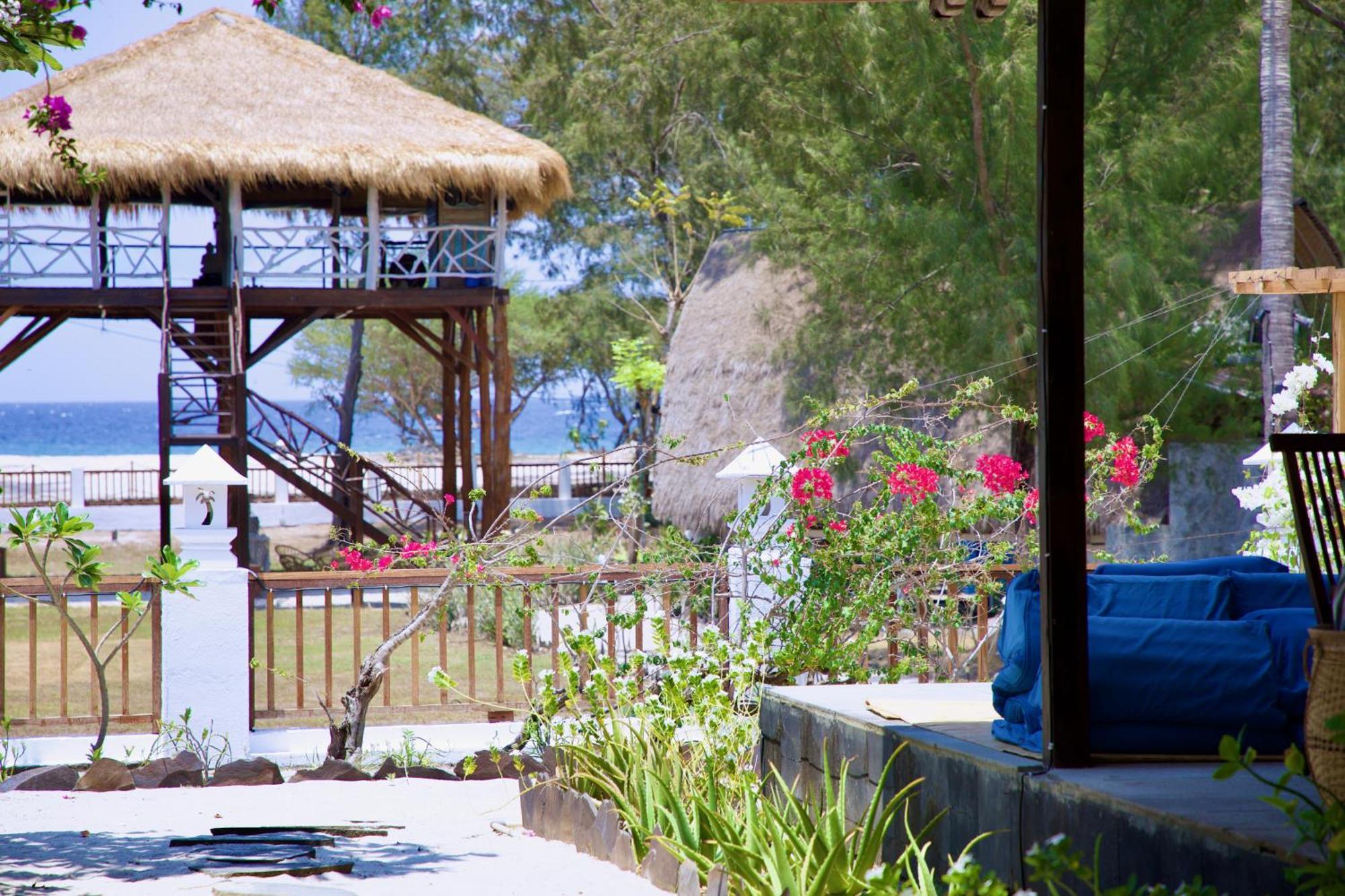 Villa Sunset Beach Gili Trawangan Extérieur photo