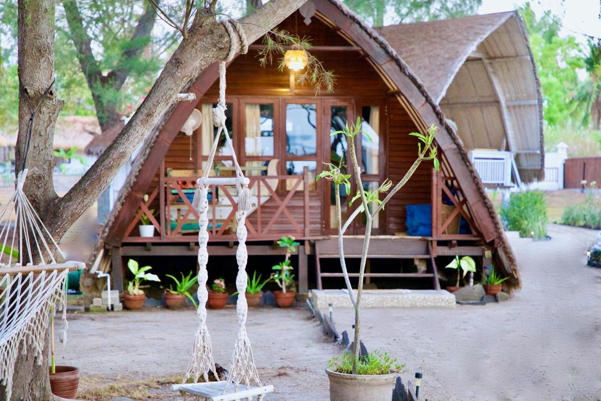 Villa Sunset Beach Gili Trawangan Extérieur photo