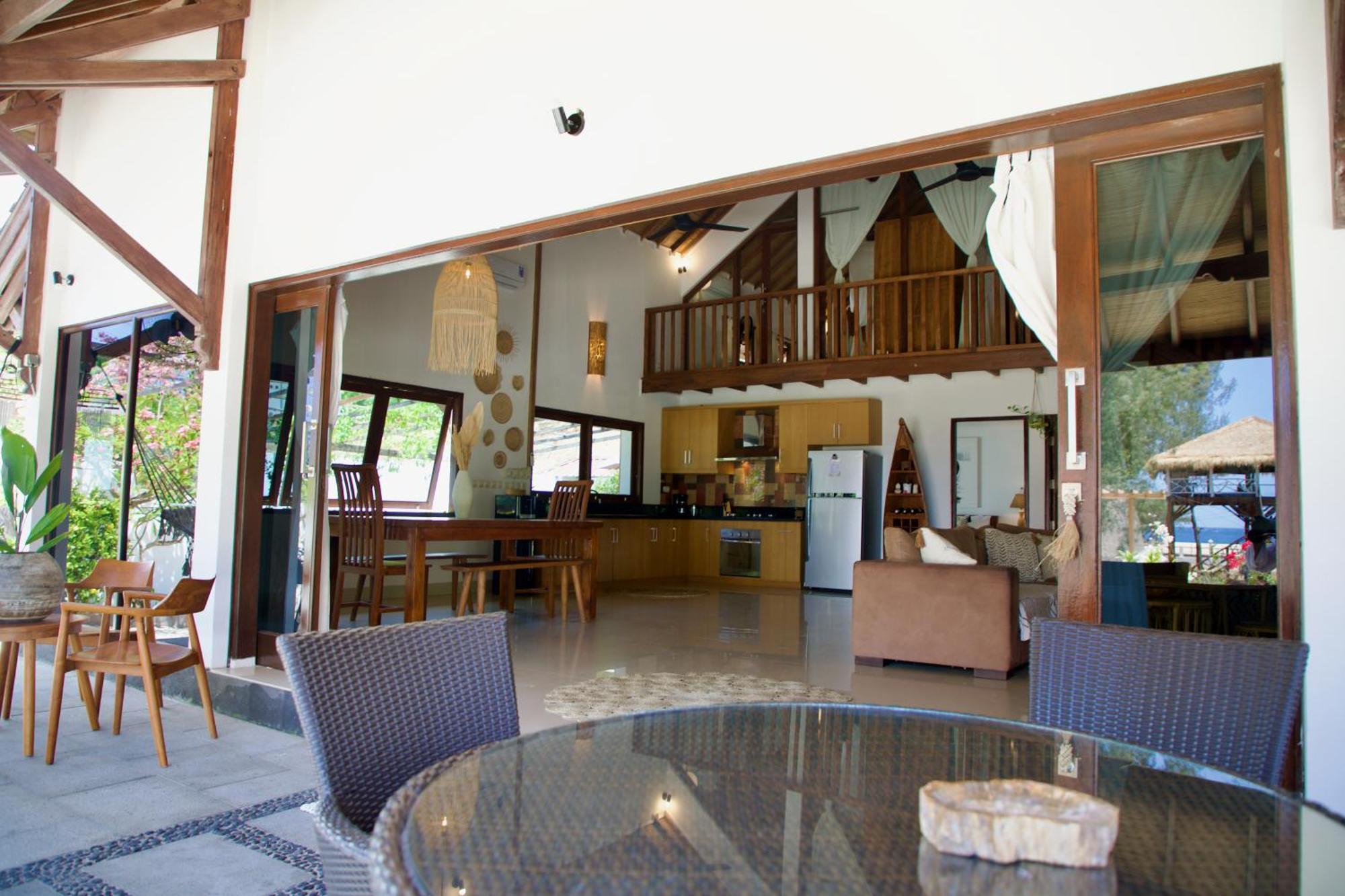 Villa Sunset Beach Gili Trawangan Extérieur photo