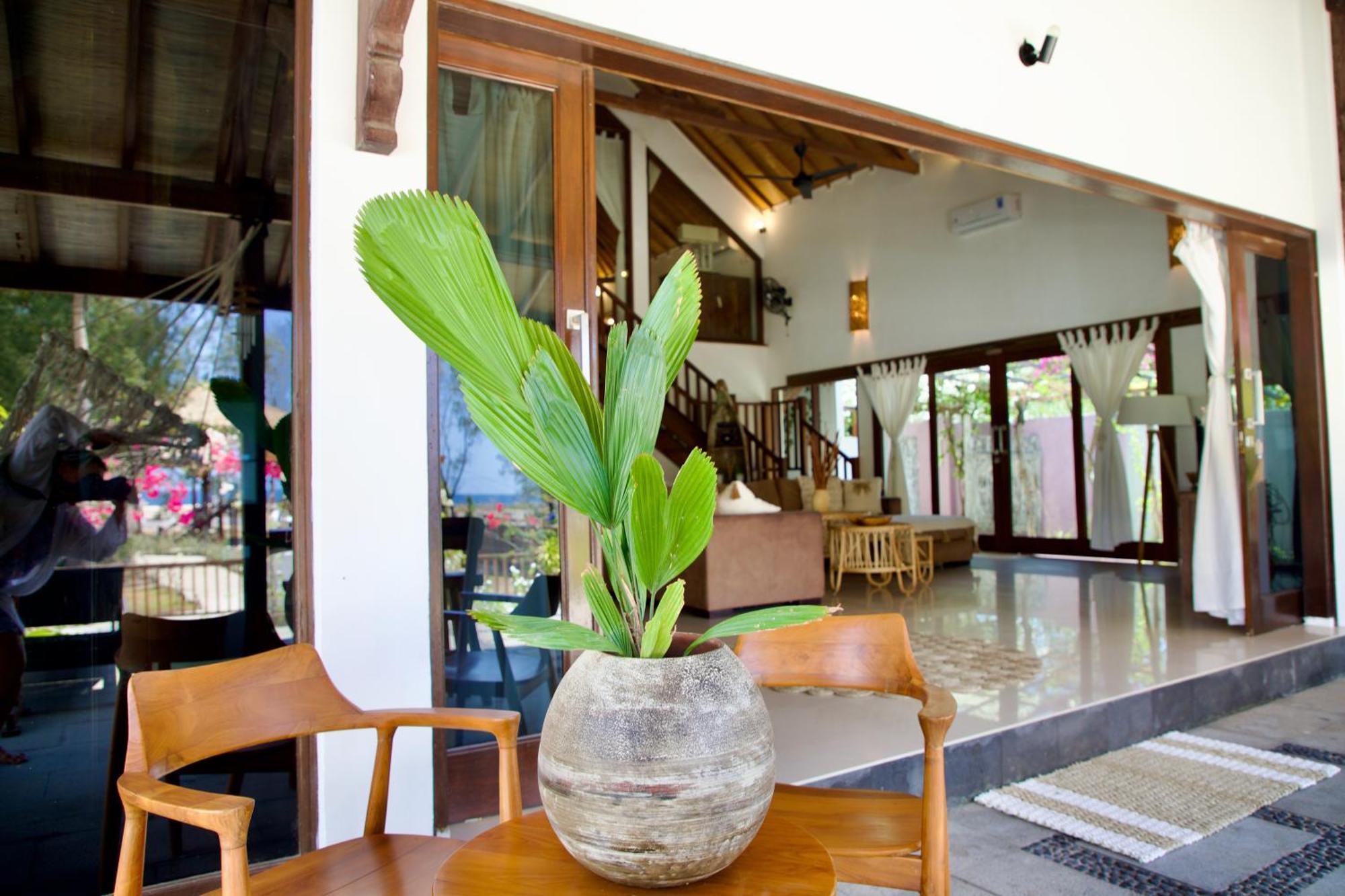 Villa Sunset Beach Gili Trawangan Extérieur photo