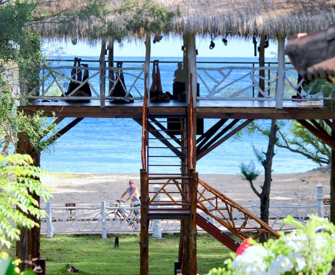 Villa Sunset Beach Gili Trawangan Extérieur photo